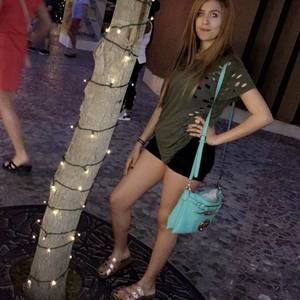 Meet your Posher, Abigail